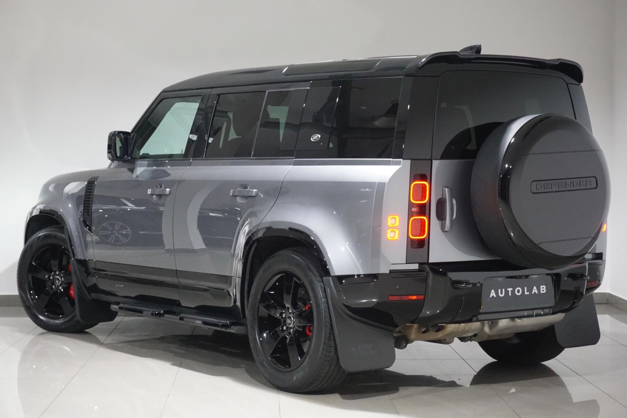 Land Rover Defender 110 3.0 D300 MHEV X-Dynamic SE SUV 5dr Diesel Auto 4WD Euro 6 (s/s) (300 ps)